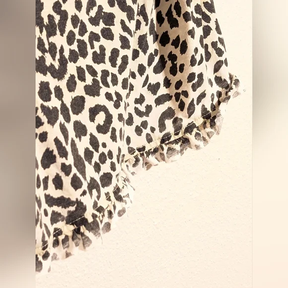 ​🐆 Chaser NWT Leopard Print Ruffle Hem Lounge Shorts Small ✨ - Picture 4 of 8
